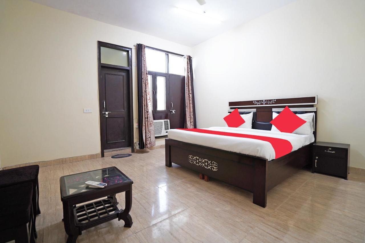 Oyo 46744 Hotel Yash Nowe Delhi Zewnętrze zdjęcie