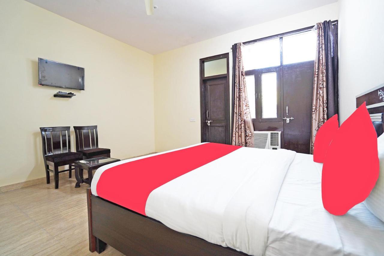 Oyo 46744 Hotel Yash Nowe Delhi Zewnętrze zdjęcie