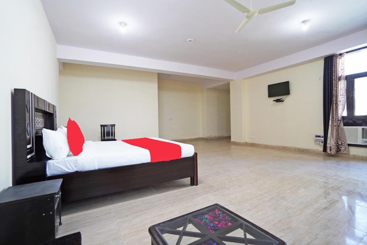 Oyo 46744 Hotel Yash Nowe Delhi Zewnętrze zdjęcie