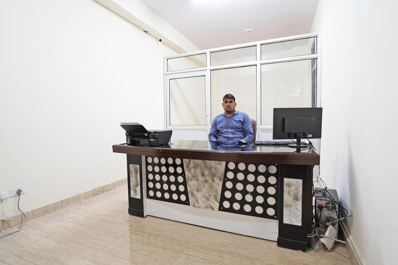 Oyo 46744 Hotel Yash Nowe Delhi Zewnętrze zdjęcie