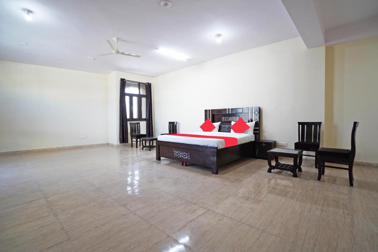 Oyo 46744 Hotel Yash Nowe Delhi Zewnętrze zdjęcie