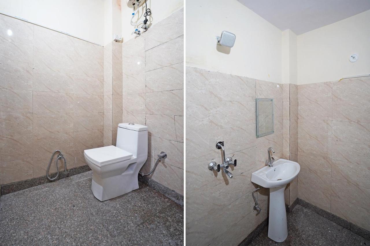 Oyo 46744 Hotel Yash Nowe Delhi Zewnętrze zdjęcie