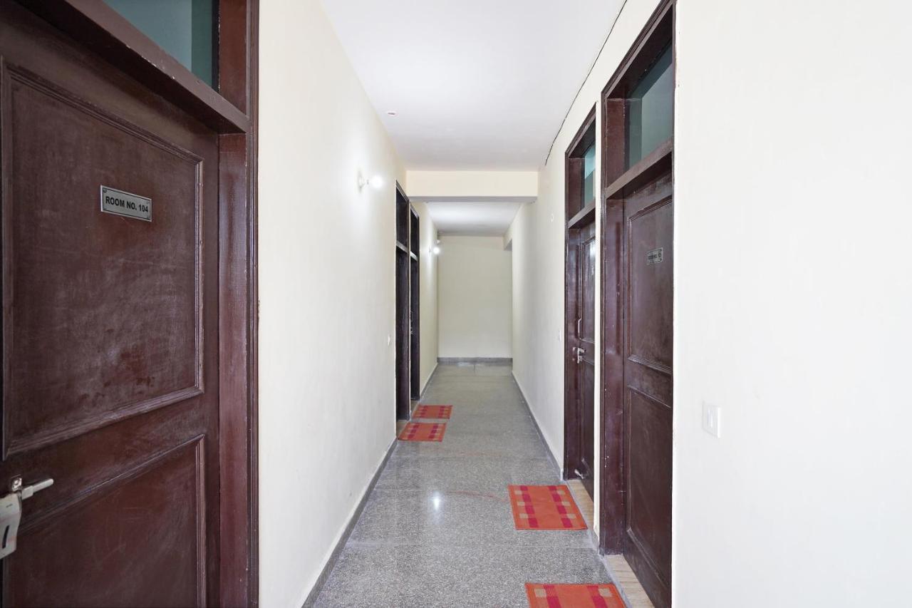 Oyo 46744 Hotel Yash Nowe Delhi Zewnętrze zdjęcie